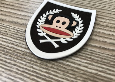 Correction en caoutchouc de logo de Microfiber adaptée aux besoins du client par professionnel pour les vêtements et les sacs etc.