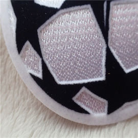 Le fer de forme de boule sur les corrections décoratives tiennent le premier rôle de pair Tatami s'assemblant le logo cousant sur le vêtement