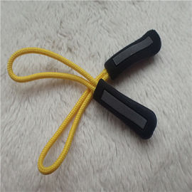 Extracteur en caoutchouc de tirette de corde argentée réfléchie d'injection pour la décoration de vêtement
