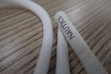 Corde non élastique faite sur commande de polyester de logo avec des fins de silicone de Matt pour le Hoodie, habillement