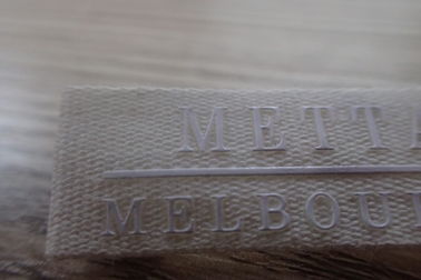 Labels tissés par coutume professionnelle avec le logo de silicium pour le vêtement/chapeau