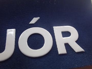 Labels faits sur commande d'habillement de transfert de chaleur de silicium de logo pour des bagages