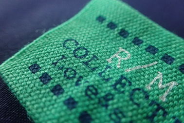 Labels tissés par coutume d'impression d'écran de rectangle pour des vêtements, chapeaux
