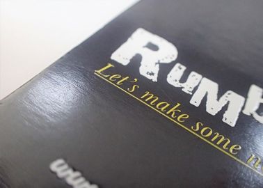 De relief imprimant les étiquettes de papier de coup de vêtement de logo avec la peau de ficelle - amicale