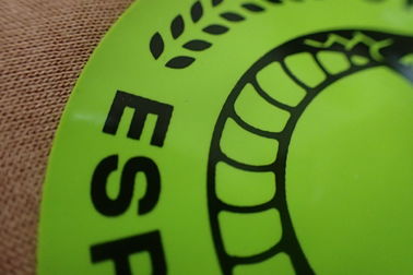Labels élégants personnalisés de transfert de chaleur pour la taille adaptée aux besoins du client par vêtements