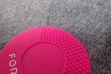 Les corrections en caoutchouc roses de PVC 3D cousent - sur l'eau de style - rendent le modèle nouveau résistant