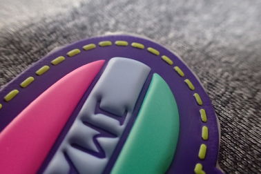 Le professionnel a gravé la couleur en refief faite sur commande de Pantone de corrections en caoutchouc la correction/3D de Tpu