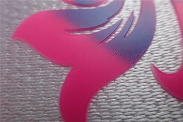 Façonnez à Tatami Aaterial les corrections faites sur commande de vêtement, avec le logo 3D coloré sur des corrections