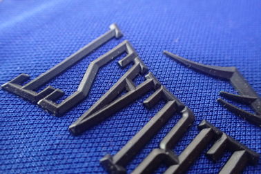 corrections de transfert de chaleur du logo 3D pour la couleur durable lavable de Pantone d'habillement