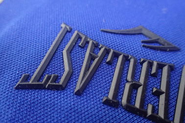 corrections de transfert de chaleur du logo 3D pour la couleur durable lavable de Pantone d'habillement