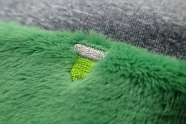 La coutume verte de rectangle a brodé des corrections sur le tissu de velours pour le bagage