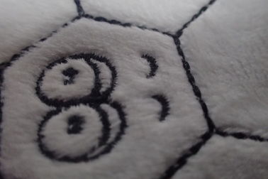 Insignes brodés par coutume de coupe de laser du football de bande dessinée