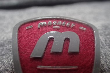 Corrections faites main de logo de feutre de chaussures d'impression d'écran de silicium