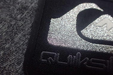 Le coton BV d'impression d'écran de silicium bavardent cousent des labels