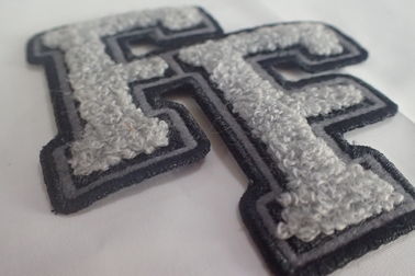 Serviette 100% coudre les corrections brodées faites sur commande de Chenille
