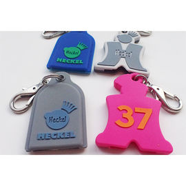 Logo promotionnel de Debossed de cadeaux personnalisé par Keychain d'étiquette de chien de silicone non-toxique
