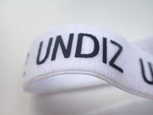 Le silicone imprimé Logo On Elastic Webbing Tape a adapté la conception aux besoins du client