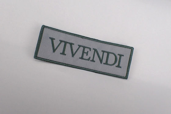 Le fabricant Logo Embroidered Badge Applique Flower fait sur commande raccorde pour l'habillement