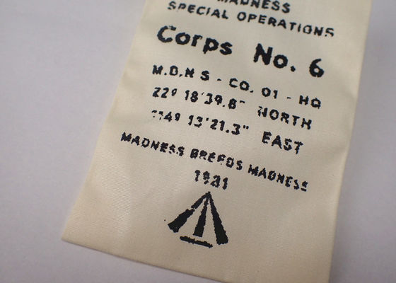 Labels tissés par habillement fait sur commande de label de vêtement de taille de mode de polyester
