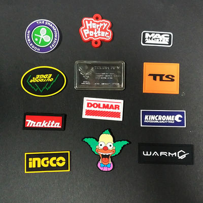 insignes de PVC de 3D Logo Embossed Motif Rubber Patches pour l'habillement de couture