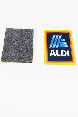 Les labels de Tagless d'autocollants de service d'impression de transfert de chaleur de T-shirt conçoivent le logo en fonction du client