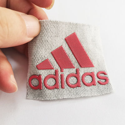 Corrections polychromes faites sur commande de transfert de chaleur du plastisol TPU 3D avec votre propre logo