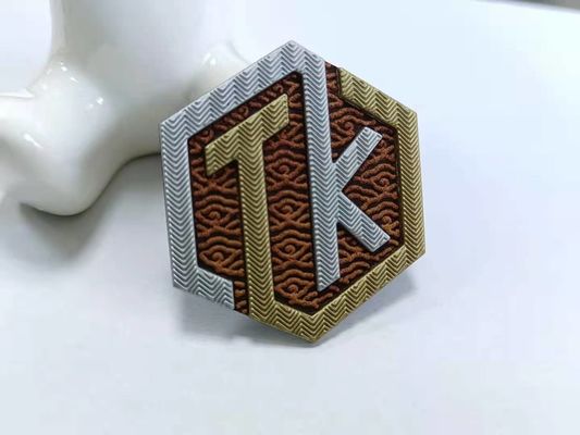 OEM 3d a gravé le fer en refief en caoutchouc de silicone de PVC de Tpu sur des labels de transfert de chaleur d'impression de correction pour l'habillement