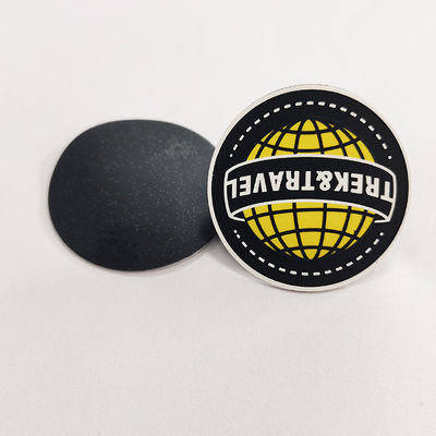 Labels d'habillement de transfert de chaleur de silicone de PVC d'OEM avec le logo adapté aux besoins du client