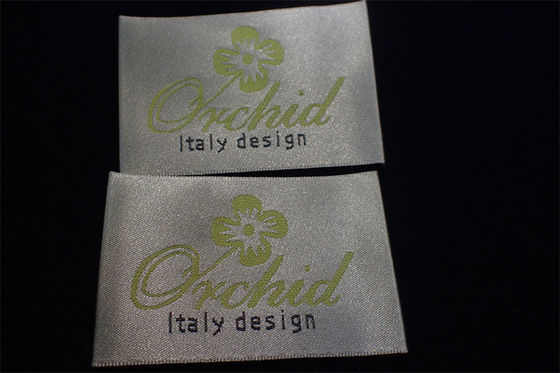 Labels d'habillement tissés par coton à haute densité adaptés aux besoins du client pour des vêtements