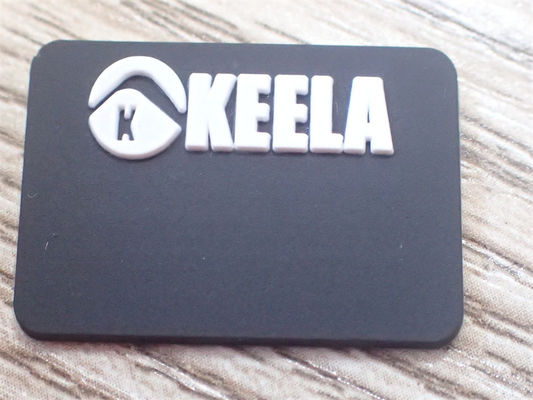 Le PVC fait sur commande de 3D Logo Rubber raccorde le label de vêtement pour l'habillement Mirco Injection