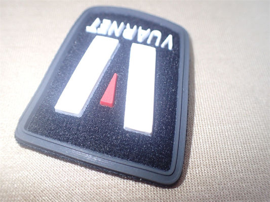 Insigne micro Logo On Fiber fait sur commande d'injection de label d'habillement d'OEM 3D