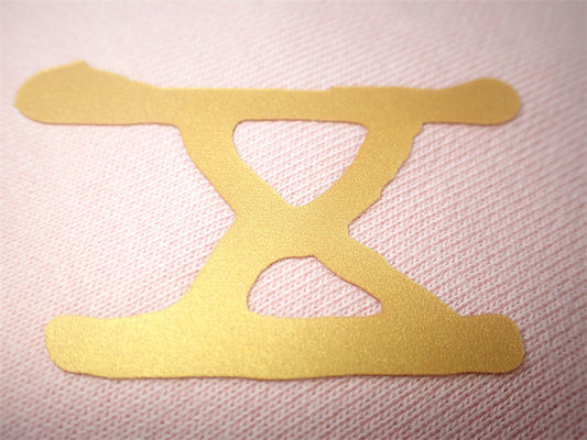 Le logo adapté aux besoins du client 3D a gravé l'écran en refief imprimant des labels de transfert de chaleur pour l'habillement