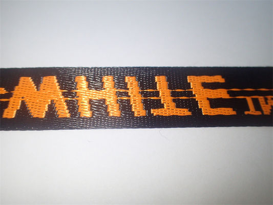 La mode dénomment logo adapté aux besoins du client par sangle forte de jacquard et durable