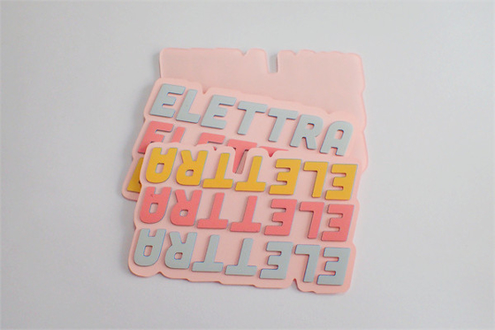 Labels faits sur commande d'impression d'écran en soie de PVC TPU avec 3 couleurs de Pantone
