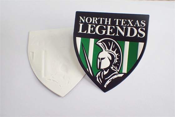 Corrections faites sur commande d'habillement d'insignes de TPU de relief avec le logo de l'effet 3D