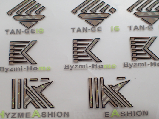 Label Logo For Different Places fait sur commande de transfert de chaleur de silicone de l'habillement 3D