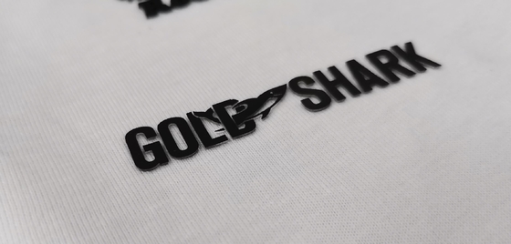 Adapté aux besoins du client imprimant des labels de transfert de chaleur du silicone 3D pour l'habillement