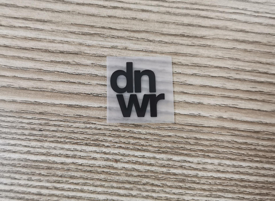 Le transfert de chaleur d'habillement marque l'impression du silicone 3D avec la couleur de Pantone