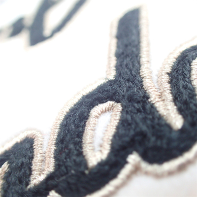 Correction faite sur commande 100% de broderie de serviette de velours tissée avec le diamant d'imitation
