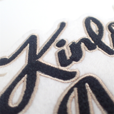 Correction faite sur commande 100% de broderie de serviette de velours tissée avec le diamant d'imitation