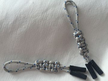 Injection faite main adaptée aux besoins du client des couleurs TPU de la traction 3 de tirette de Paracord
