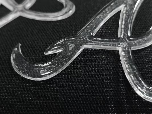 Imiter la glace sur mesure semi-transparent TPU brillant Logo de transfert de chaleur Badge pour vêtements