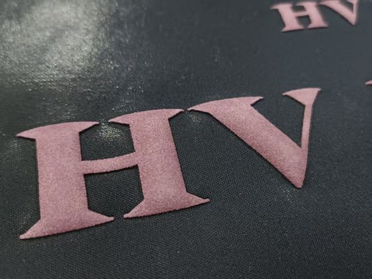 Vêtements en mousse en poudre 3D personnalisés Autocollant en relief Logo de vêtements Étiquettes de presse à chaud pour sweat
