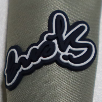 Étiquette personnalisée en silicone 3D lavable, logo en silicone souple 3D, transfert thermique, badge