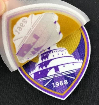 Impression personnalisée Logo du club de l'équipe de football sur mesure Étiquette de transfert de chaleur en 3D