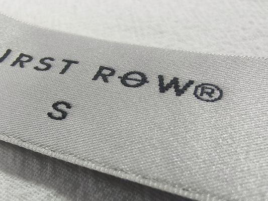 Étiquettes en tissu tissé personnalisé lavable Cou de couture Étiquettes de coupe laser