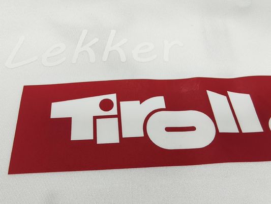 Film autocollant DTF sur transferts de repassage en PET pour T-shirts
