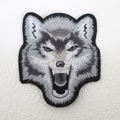 Patch brodé sur la tête de loup sur mesure