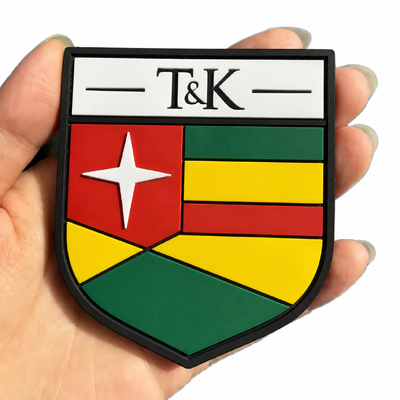 Badge en PVC en caoutchouc 3D personnalisé avec logo surélevé et étiquette écran écologique pour vêtements et sacs
