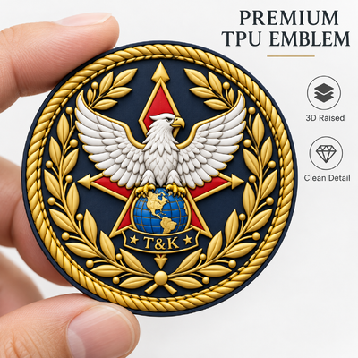 Badges brodés personnalisés d'aigle avec surpiqûre dorée détaillée pour vêtements